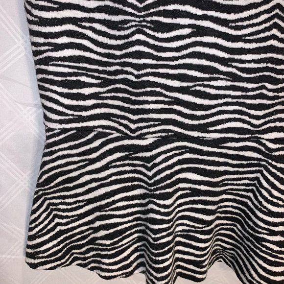 1 MICHAEL KORS BLACK & WHITE TOP - Picture 3 of 7